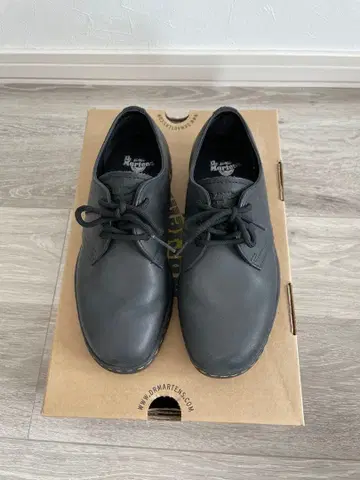 Dr. Martens 닥터마틴