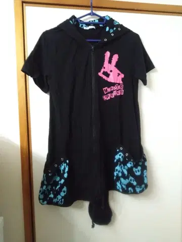 PUTUMAYO 후드 부착 후드티 블랙