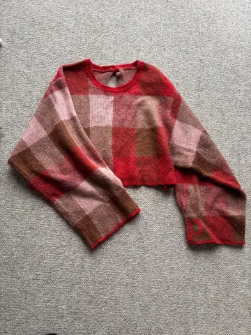 체크 무늬 니트 스웨터 크롭 기장 AS KNOW AS PINKIY