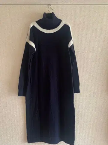 PENNYBLACK 네이비 터틀넥 원피스