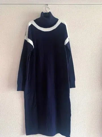 PENNYBLACK 네이비 터틀넥 니트 원피스