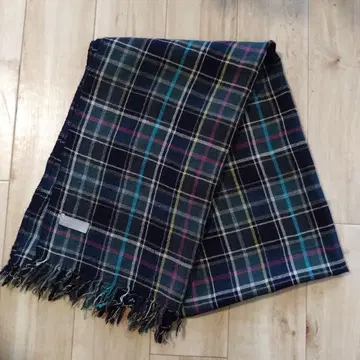 마가렛호웰 체크 무늬 머플러