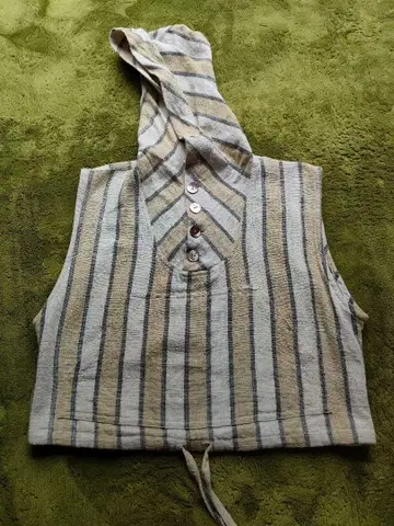 우사토의 의류 후드 부착 베스트