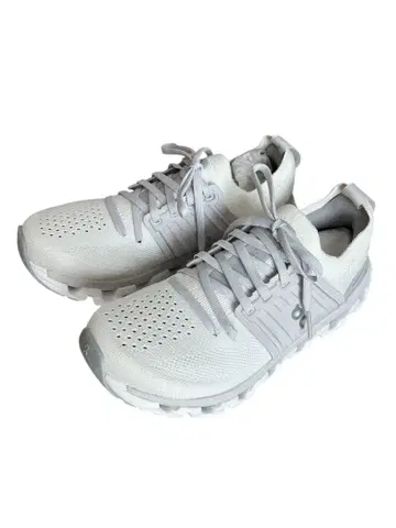 새상품급 on cloudswift 러닝화 화이트