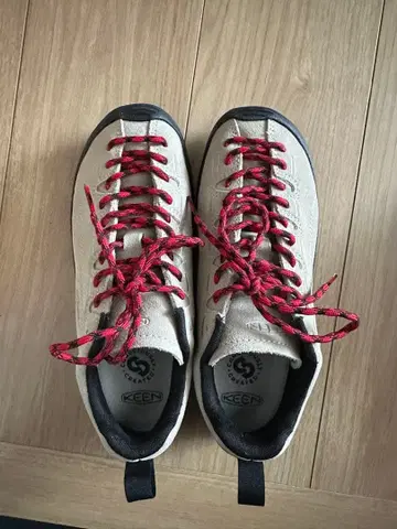 KEEN 베이지 스니커즈