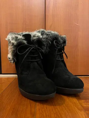 스웨이드 퍼 레이스업 숏부츠