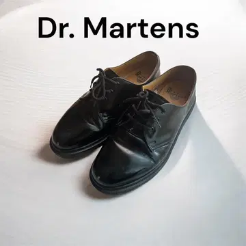 닥터 마틴 블랙 가죽 레이스업 슈즈