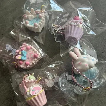 메조피아노 x 산리오 시크릿 참