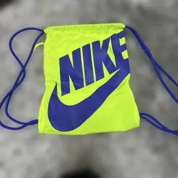 NIKE 나이키 냅색 헬스장 가방 형광 얼룩 있음