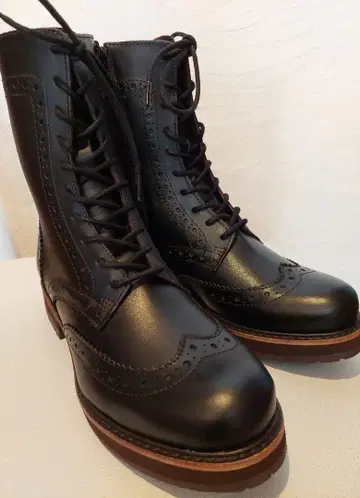 YOSUKE 레이스업 부츠 블랙