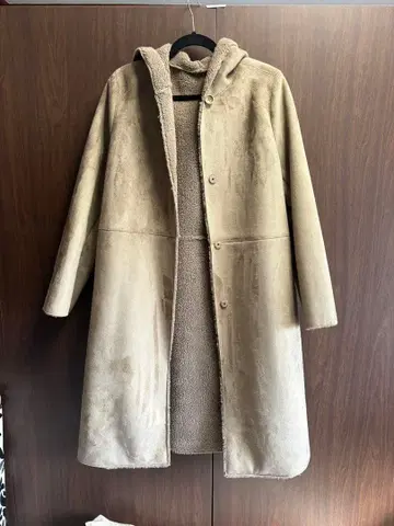 Demi-Luxe BEAMS 베이지 후드 부착 무스탕 코트