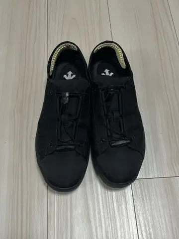 DESCENTE 방수 스니커즈