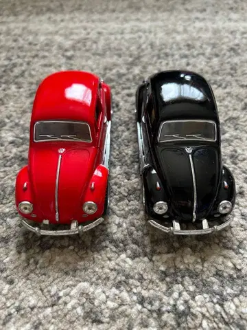 폭스바겐 비틀 미니카 빨간색과 블랙 세트