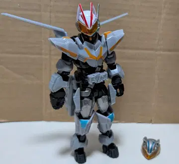 리볼브 체인지 피규어 커맨드 폼