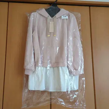 미사용 새상품 택 포함 후드 부착 핑크 파카 46