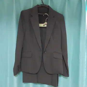 다크 그레이 비즈니스 정장 세트 셔츠 포함