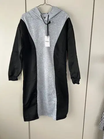 블랙, 그레이 Amaji 바이컬러 후드 부착 롱 원피스