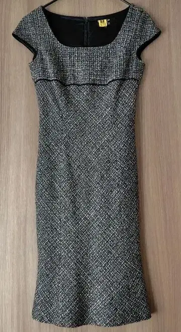 새상품급 [쿠 드 샹스] 트위드 반팔 무릎 기장 원피스 사이즈 38