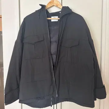 UNIQLO 블랙 다운 자켓