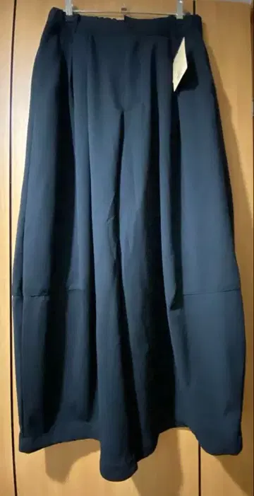 [새상품] niko and - 2WAY 노비노비 커브 팬츠 블랙 FREE