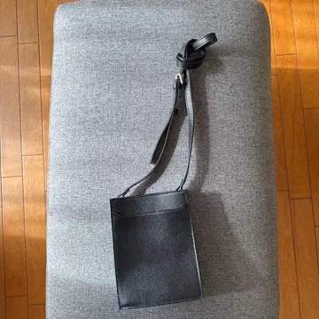 블랙 가죽 숄더백