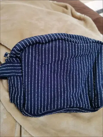 스트라이프 디자인 소형 파우치