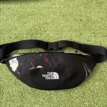 THE NORTH FACE 웨스트 파우치 바디백 꽃무늬 미사용에 가까움