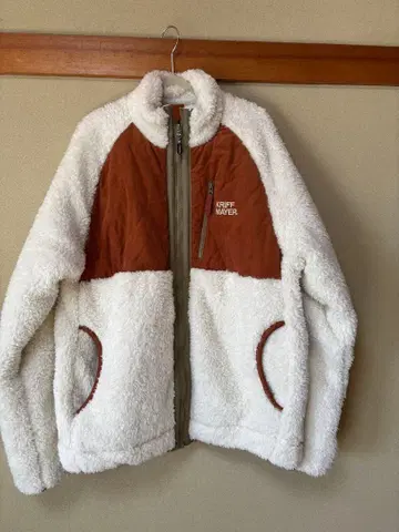 KRIFTY 플리스 자켓 화이트 브라운