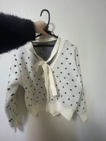 도트 무늬 리본 포함 니트 가디건