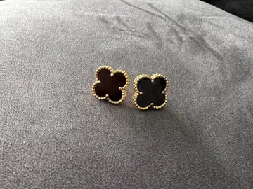 클로버 골드 오닉스 귀걸이