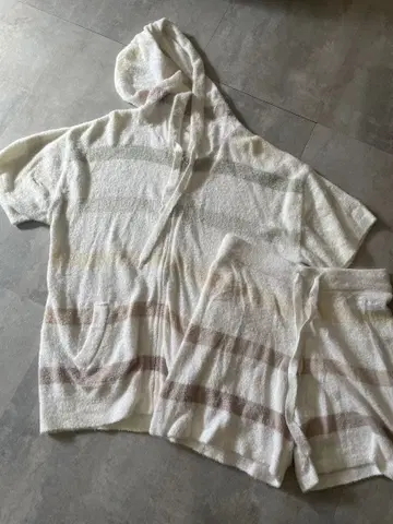 후드 부착 룸웨어 세트