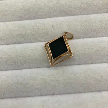 [ 5859 ] k10 목걸이 탑 총중량 1.1g (돌 포함)