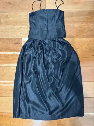 블랙 새틴 스커트 셋업