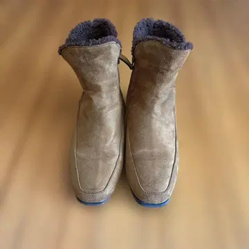 호코모모라 카멜 스웨이드풍 부츠 꽃 자수