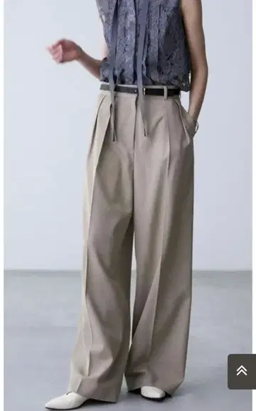 에브레 턱인 베이지 와이드 팬츠