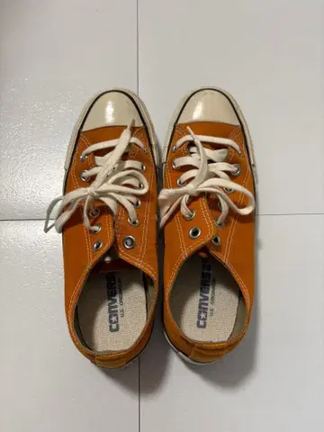 오렌지 스니커즈 토캡 포함