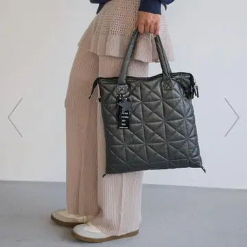 새상품 BAYFLOW 베이플로우 참 포함 3WAY 퀼트 토트 블랙