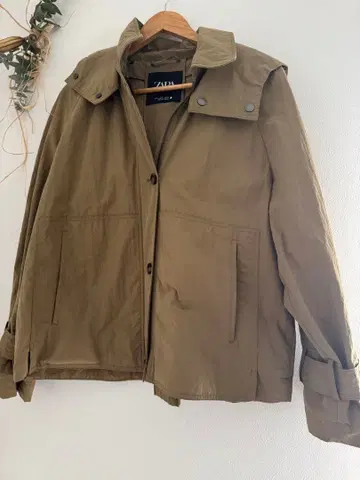 ZARA 카키 마운틴 후드티 M 발수 가공