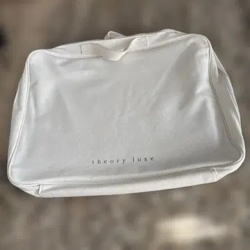 theory luxe 화이트 캔버스 파우치
