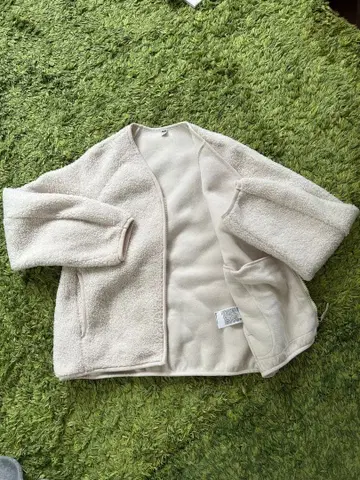 유니클로 보아 플리스 자켓 코트 화이트 그레이 노카라 gu