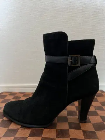 블랙 스웨이드 앵클부츠 7.5cm 힐 23.5cm