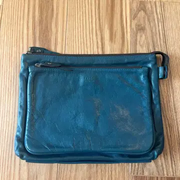 파란 가죽 클러치백