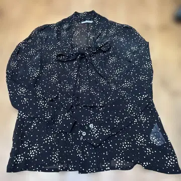 띠어리 루체 물방울 패턴 보타이 실크 긴팔 블라우스