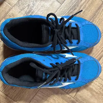 MIZUNO 로우컷 스니커즈 러닝화