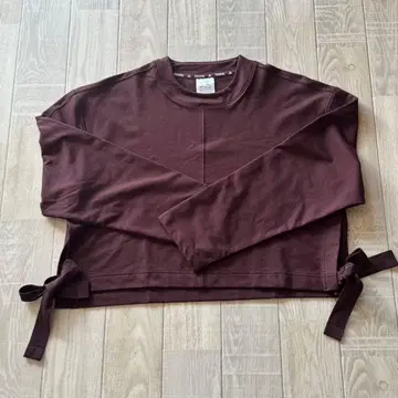 아디다스 버건디 크롭 T셔츠 L 사이즈 새상품