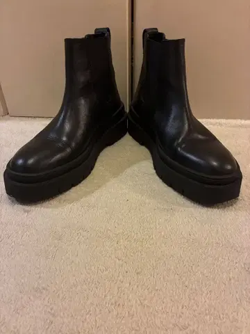 ZARA 통굽 사이드 고어 부츠 블랙 25.5 가죽 Dr.martens