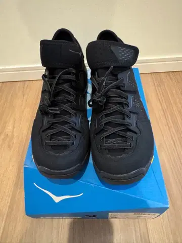 HOKA ONE ONE SKY ARKALI 블랙 26cm