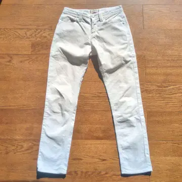 YANUK 화이트 슬림핏 팬츠 코듀로이