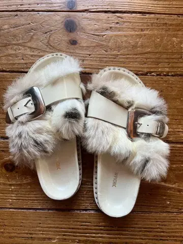 피피 시크 퍼 샌들