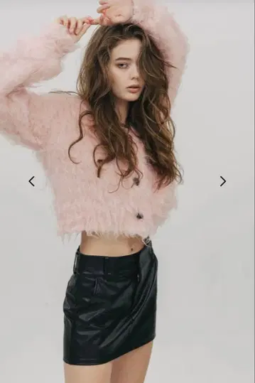 THE TOE 핑크 퍼 스타일 가디건